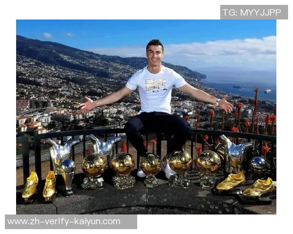 足球球星风采展示图集精美排版带你领略绿茵场上的传奇瞬间